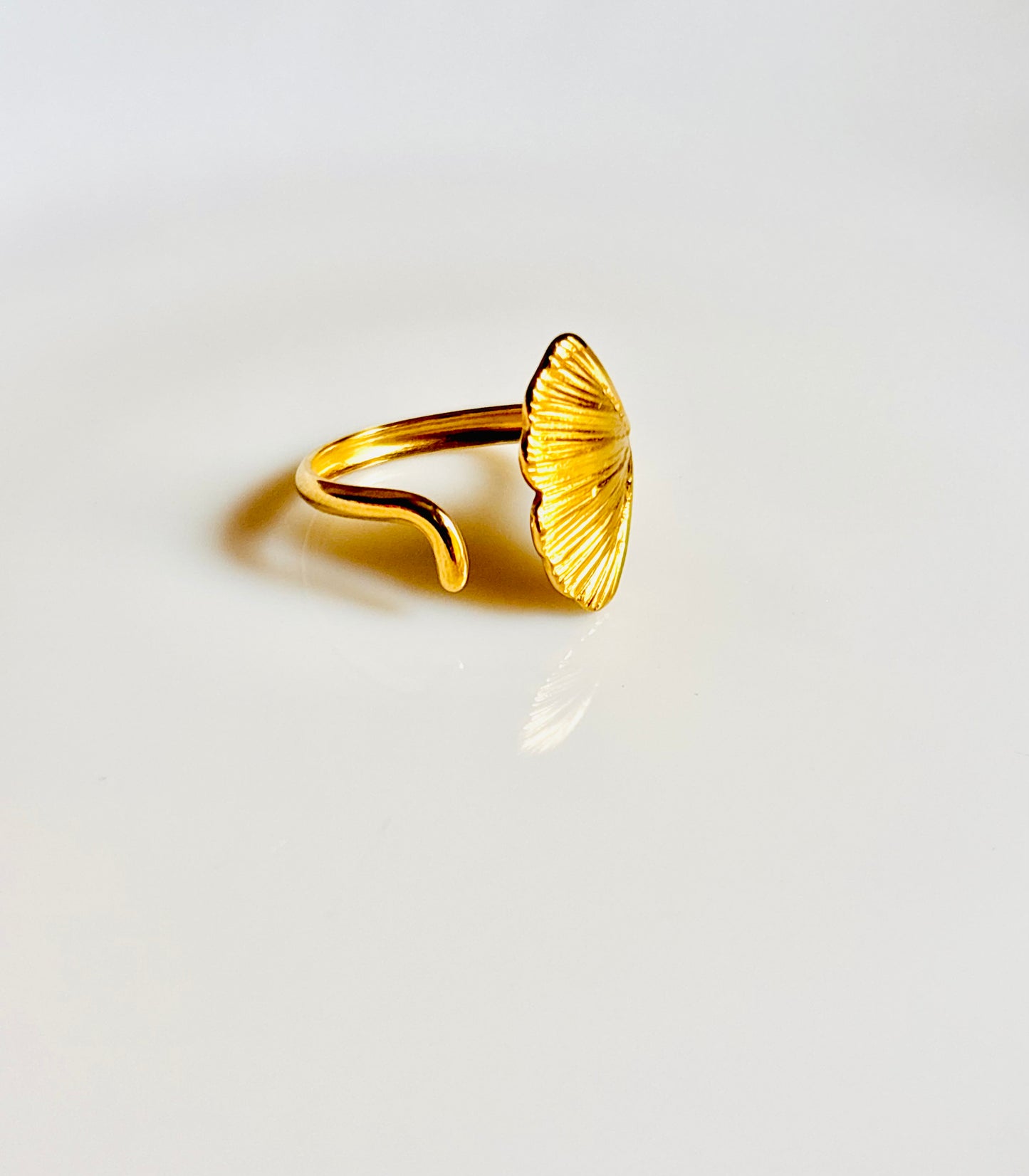 Gold ring with a unique design, sea shell, beach vibes
