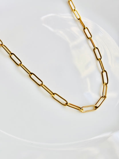 Gold chain, shiny, pattern, links, locks, trendy, cool, cute