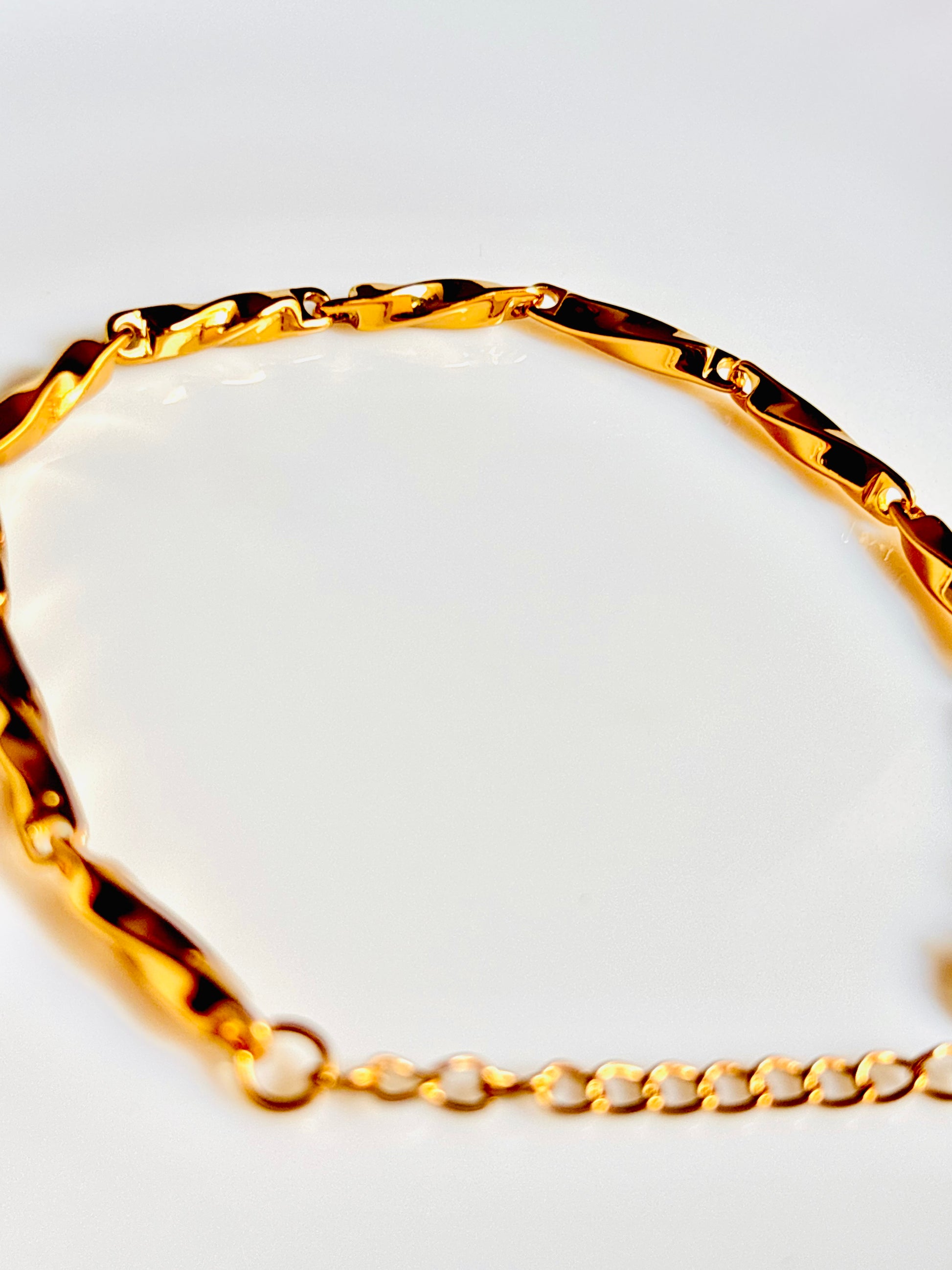 18K gold plated; bracelet; waterproof; anti tarnish; hypo-allergenic; classy; trendy; korean