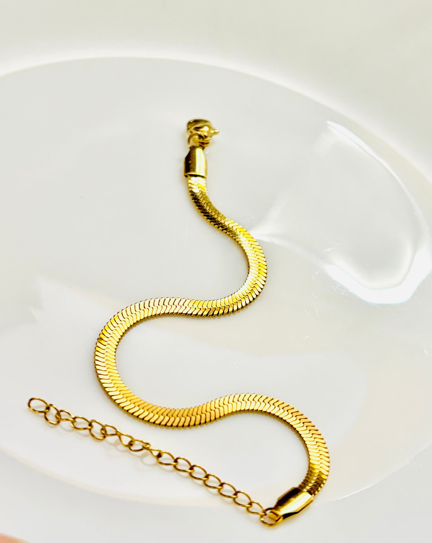 Base-sick Snake Bracelet (4mm)