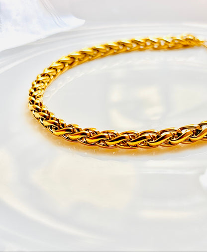 knot, links, golden, waterproof, shiny, premium, tarnish free, jewellery