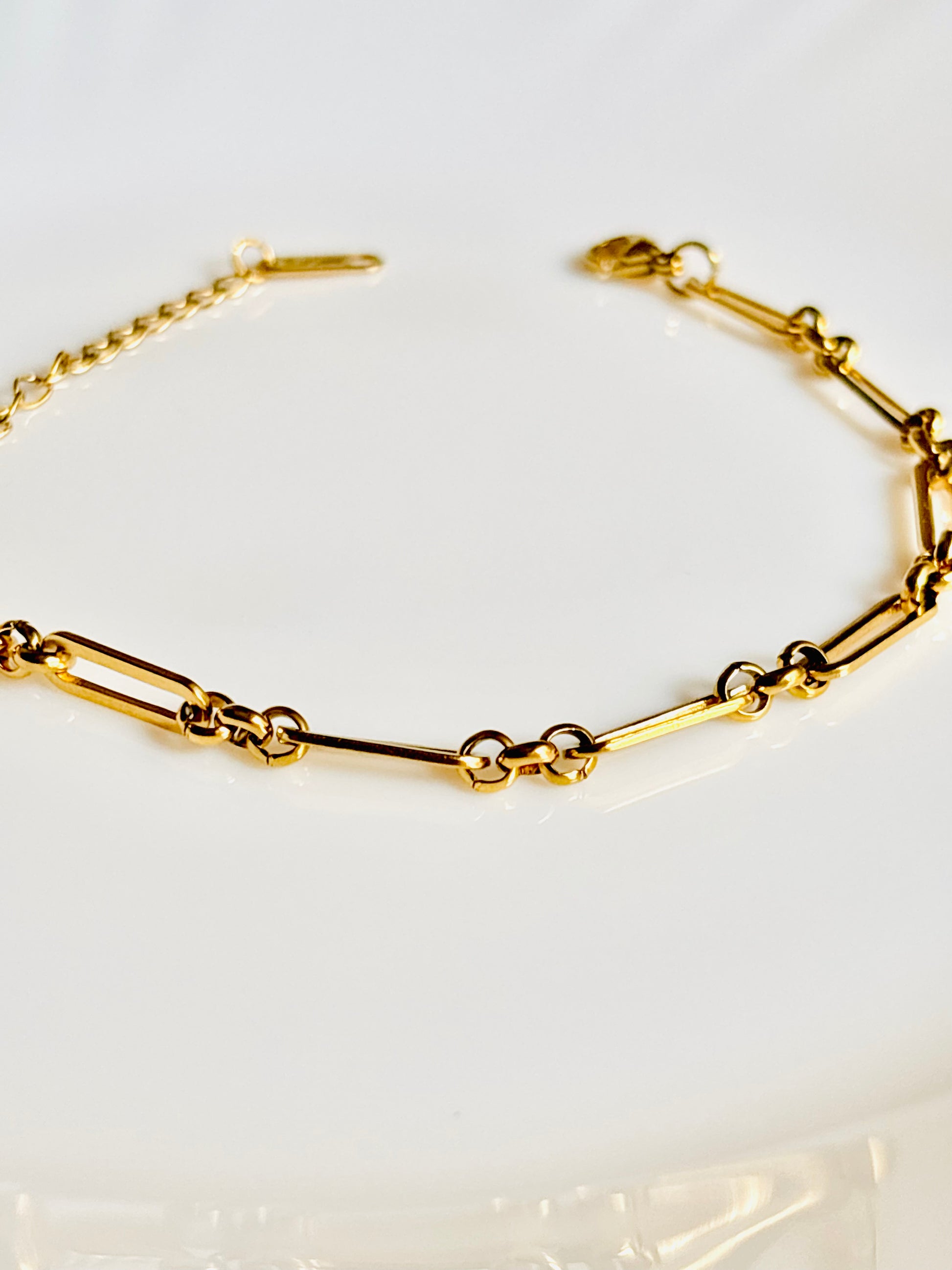 funky, golden, shiny, classy, premium looks