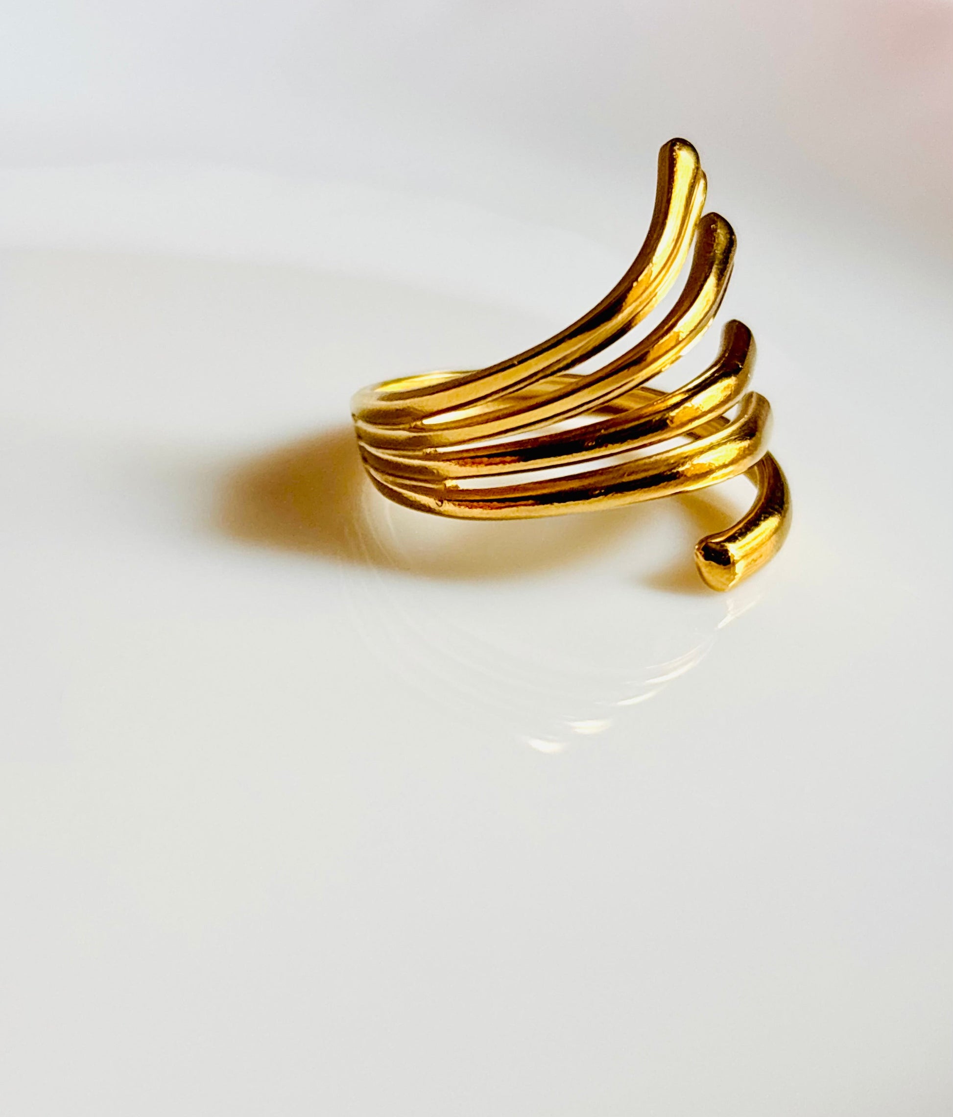 stainless steel, hypoallergenic, no allergies, shiny, daily wear