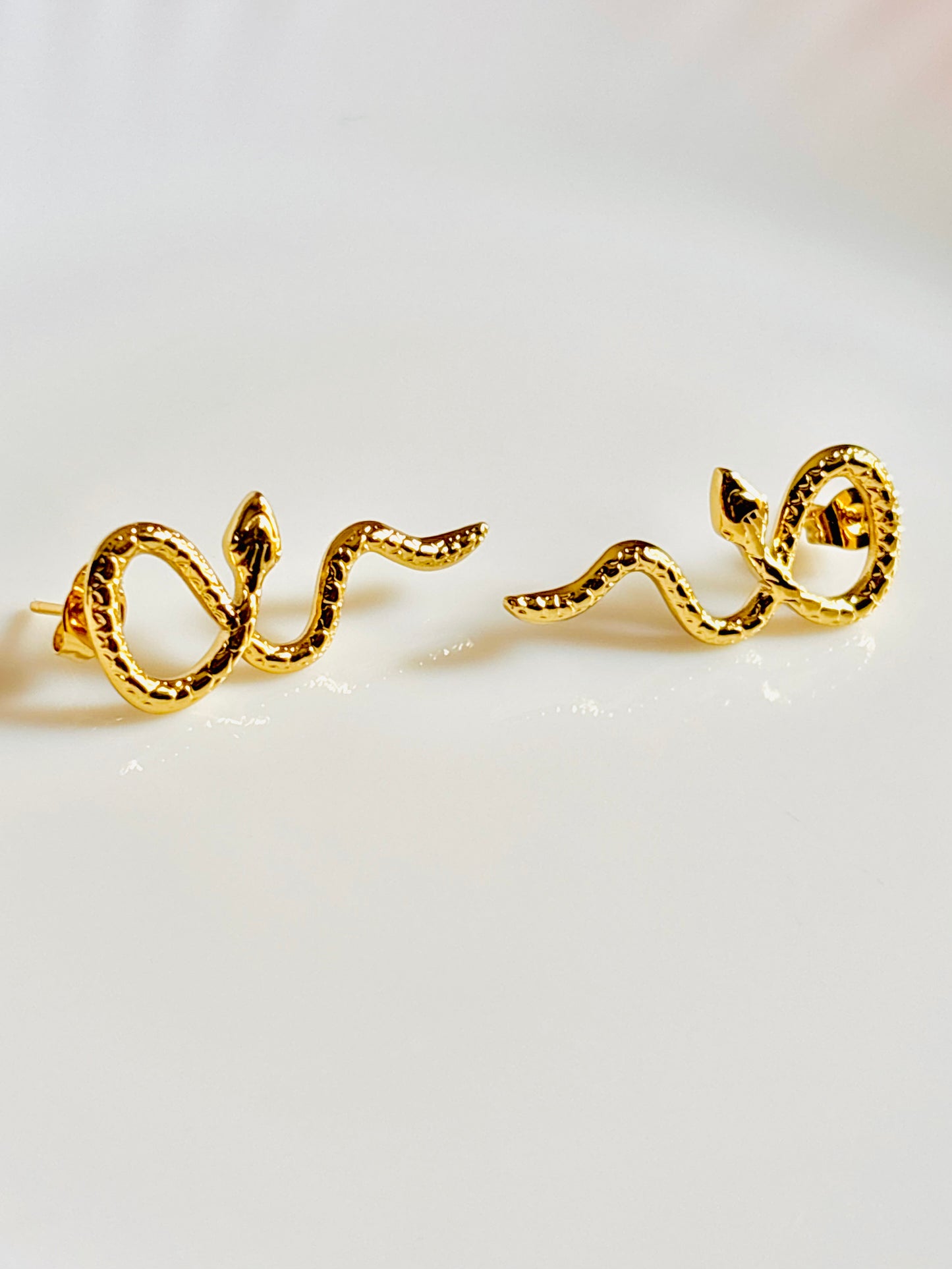 Snake earrings, shiny, 18K gold-plated, 