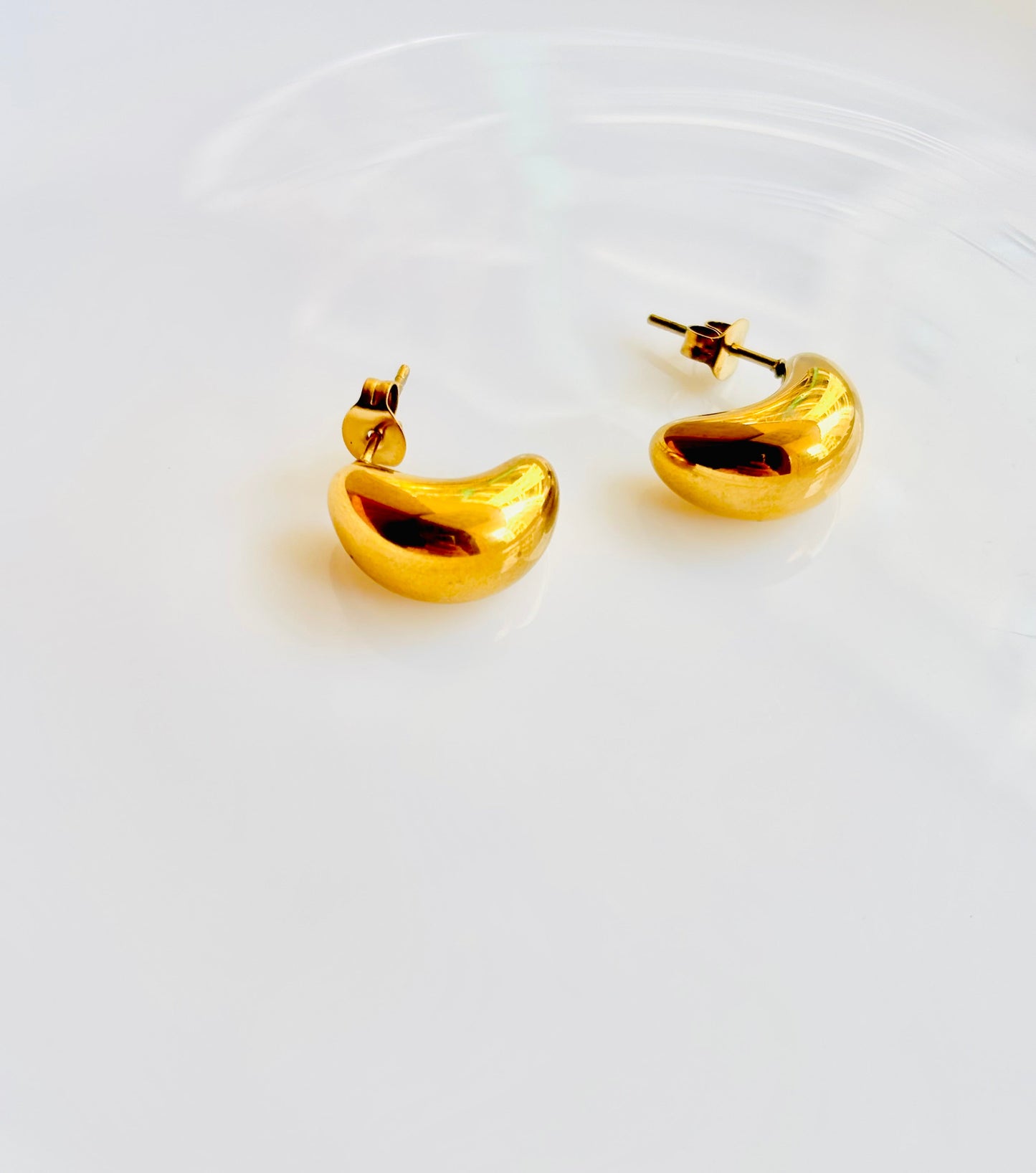 Gold banana-shaped earrings; waterproof, anti-tarnish, earrings, banana, golden