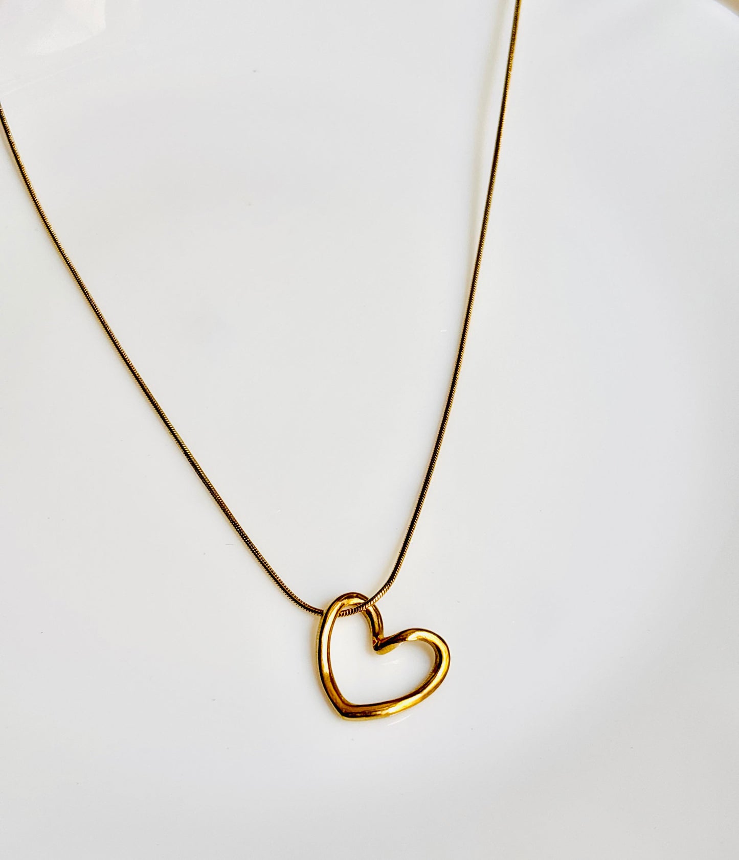 Dainty, minimalist, jewellery