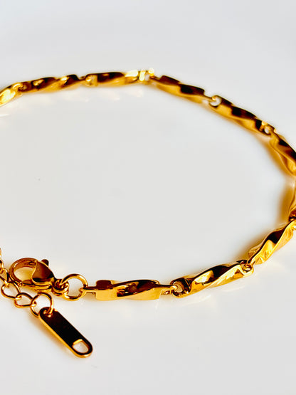 Quality; classy; everyday; daily; dainty; 