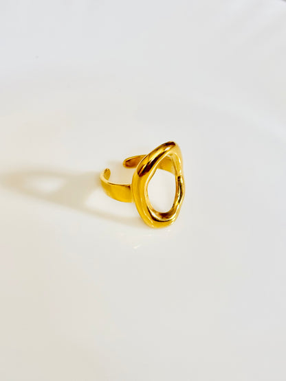 hole; oval; golden; pretty; dainty; daily; everyday; jewellery; pretty